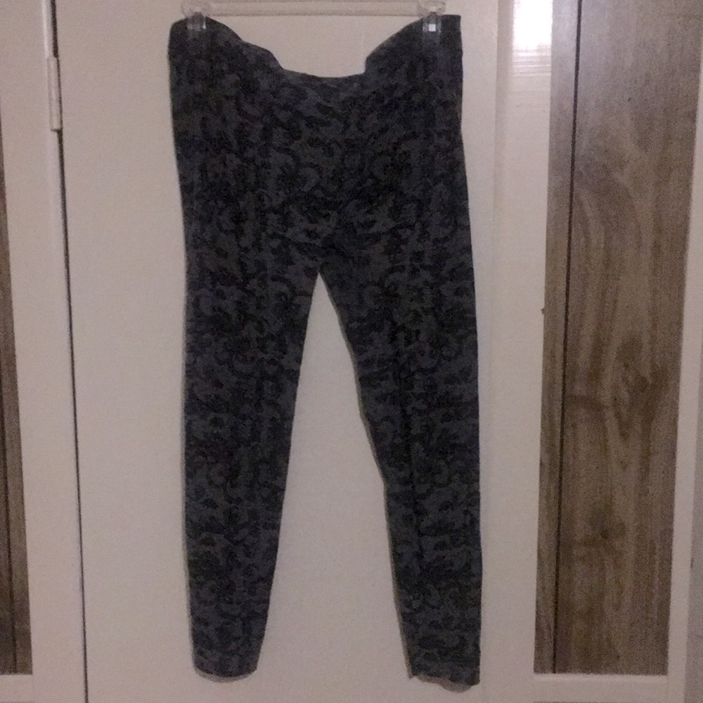 Grey/Black leggings